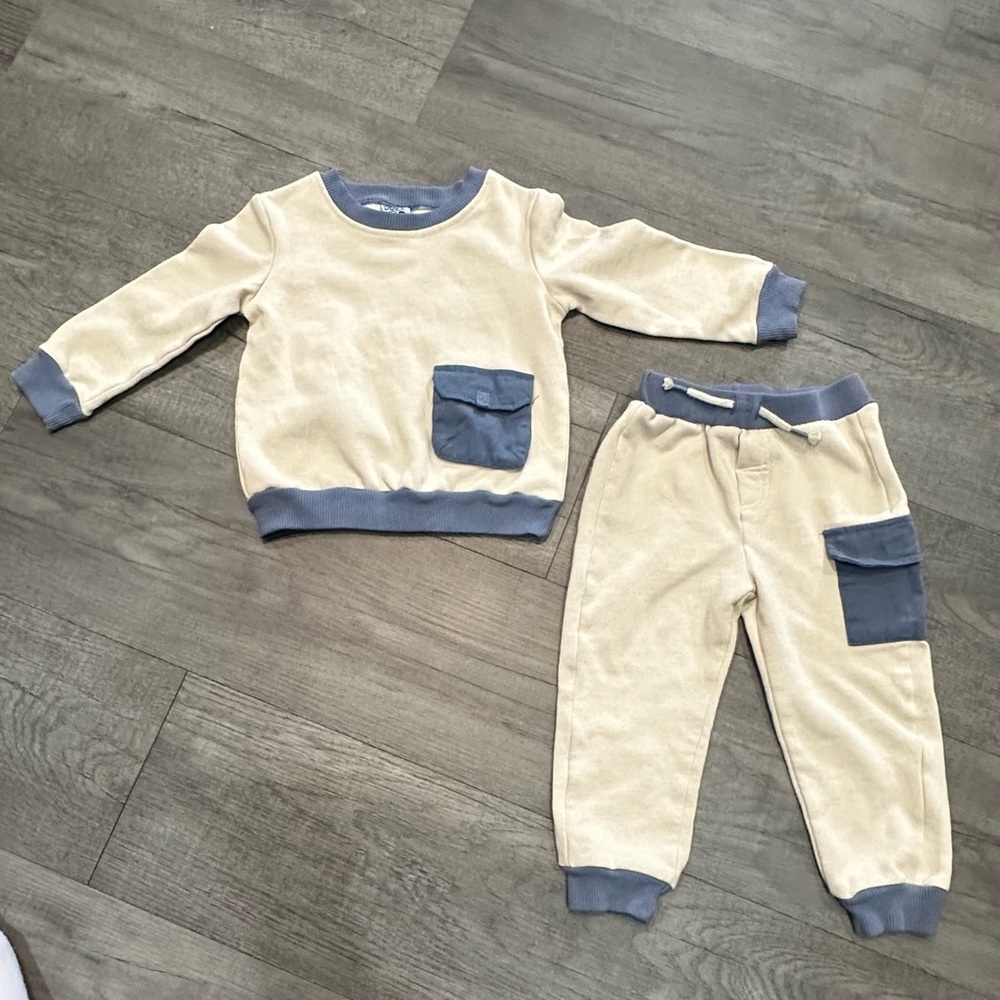 Boys Little Lad sweatshirt and joggers set size 2T